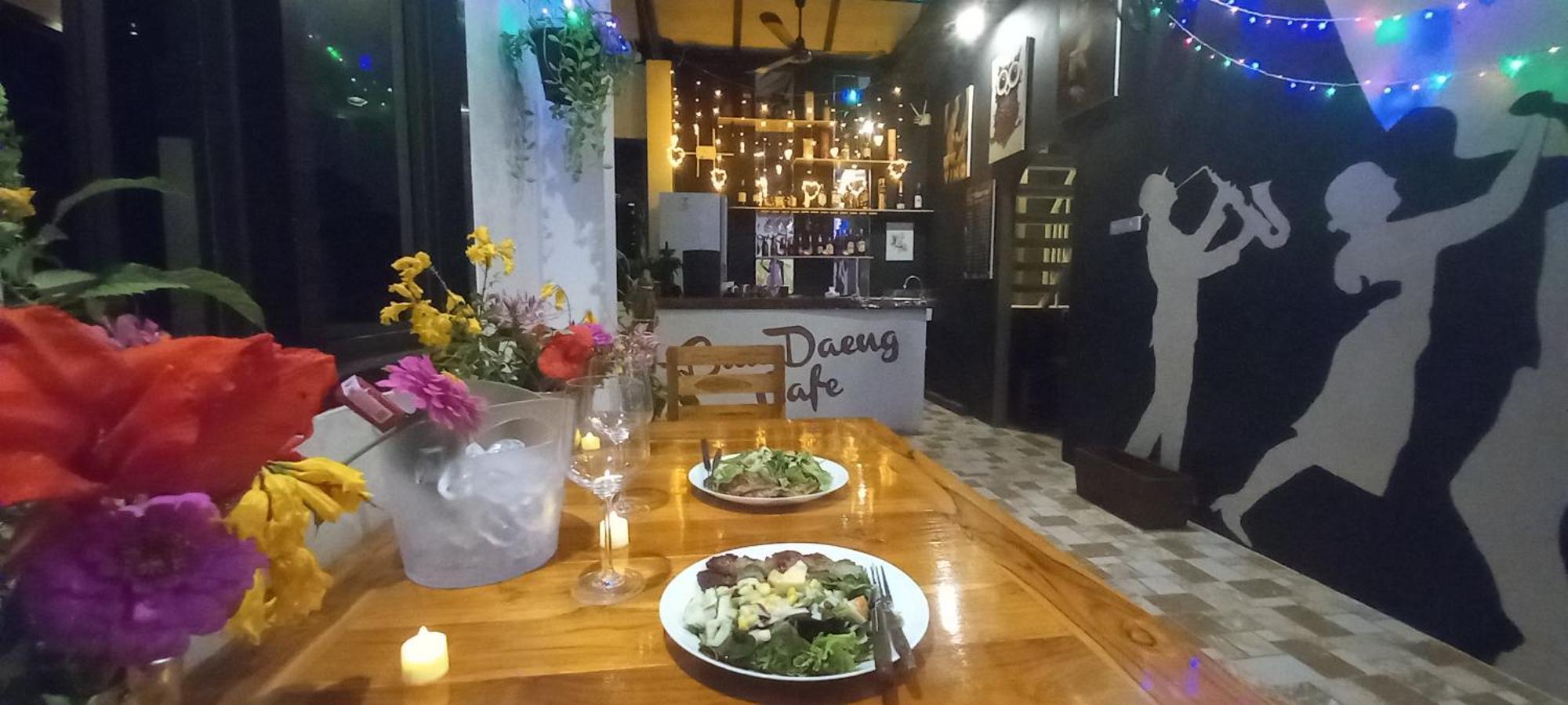 Bua Daeng Homestay Resort Kumphawapi Exterior photo